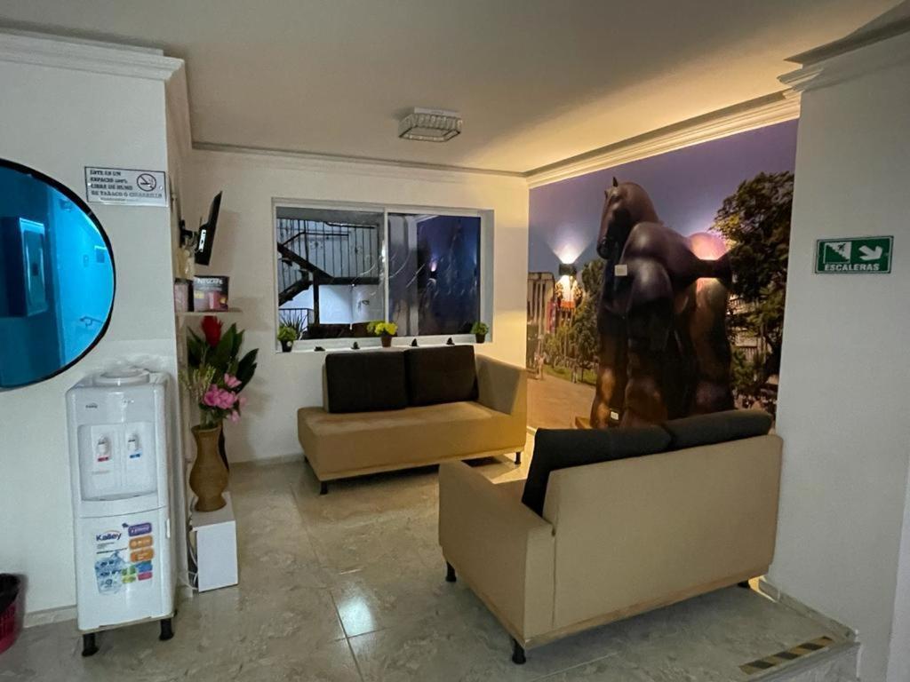 Hotel Eterna Primavera Medellín Extérieur photo